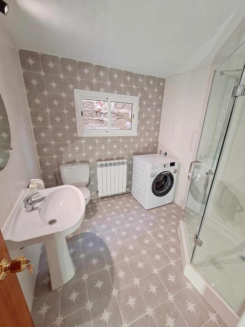 Shower, Bathroom, washing machine