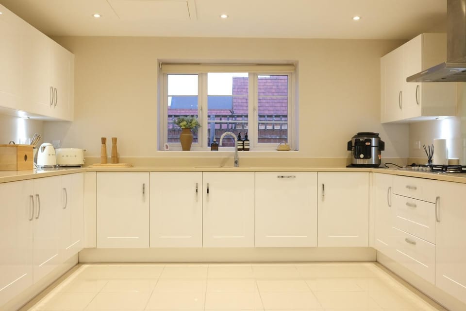 Kitchen or kitchenette, dishwasher, stove, toaster, kitchen, kitchen