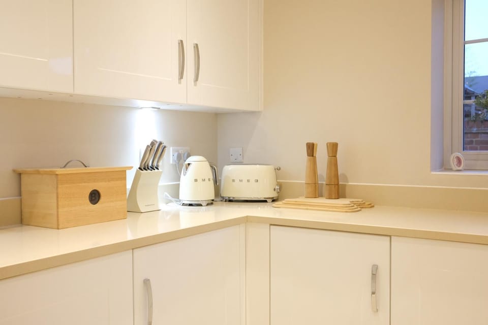 Coffee/tea facilities, toaster