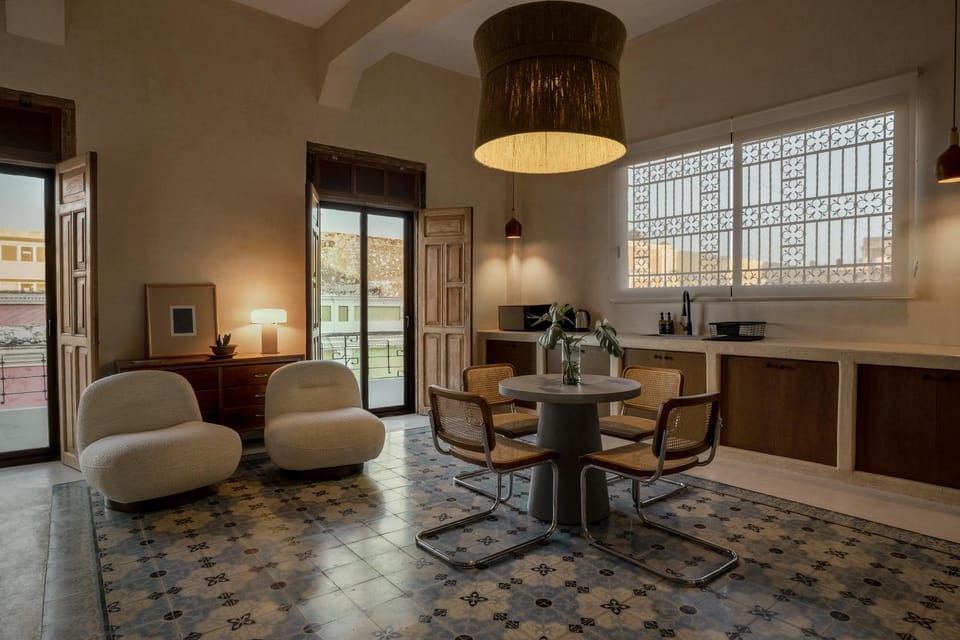 Living room, Dining area