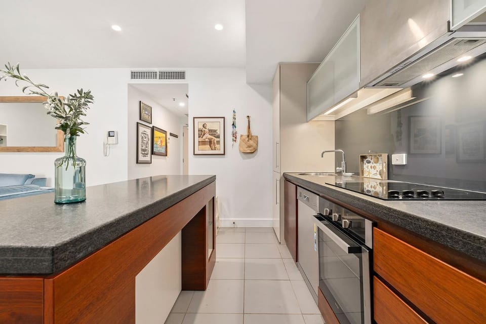 Belle Escapes - Beachside Apartment in Glenelg Apartment in Adelaide