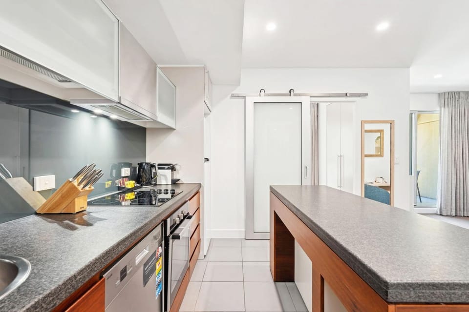 Belle Escapes - Beachside Apartment in Glenelg Apartment in Adelaide