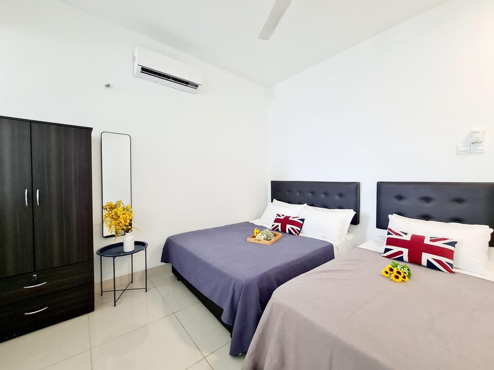 Bed, Photo of the whole room, Bedroom, wardrobe, air conditioner