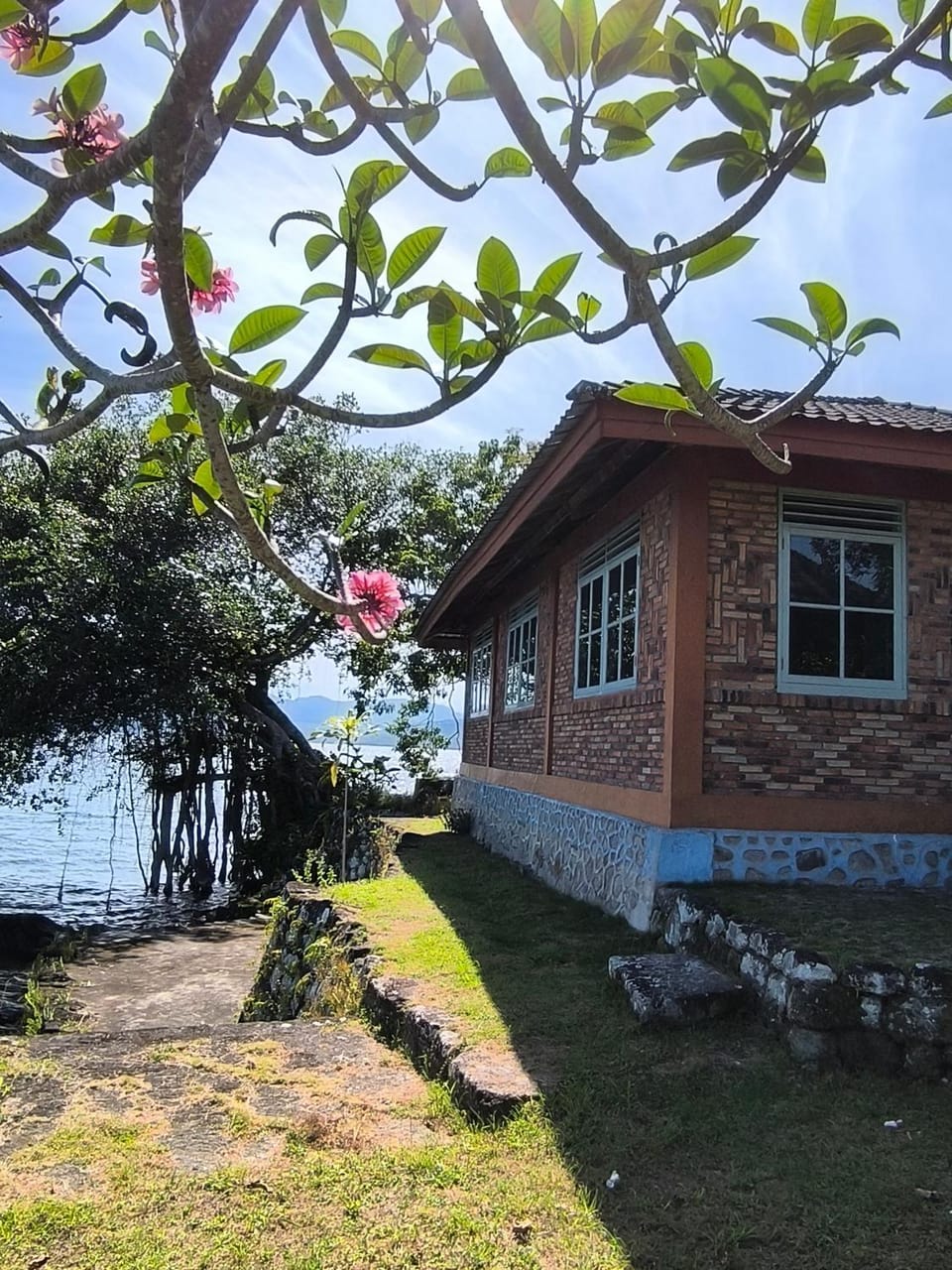 Summa Terra House in Indonesia