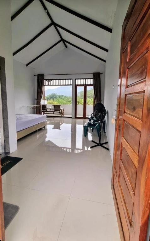 Sawah Resto Bungalow & Jungle Trekking Bed and Breakfast in Indonesia