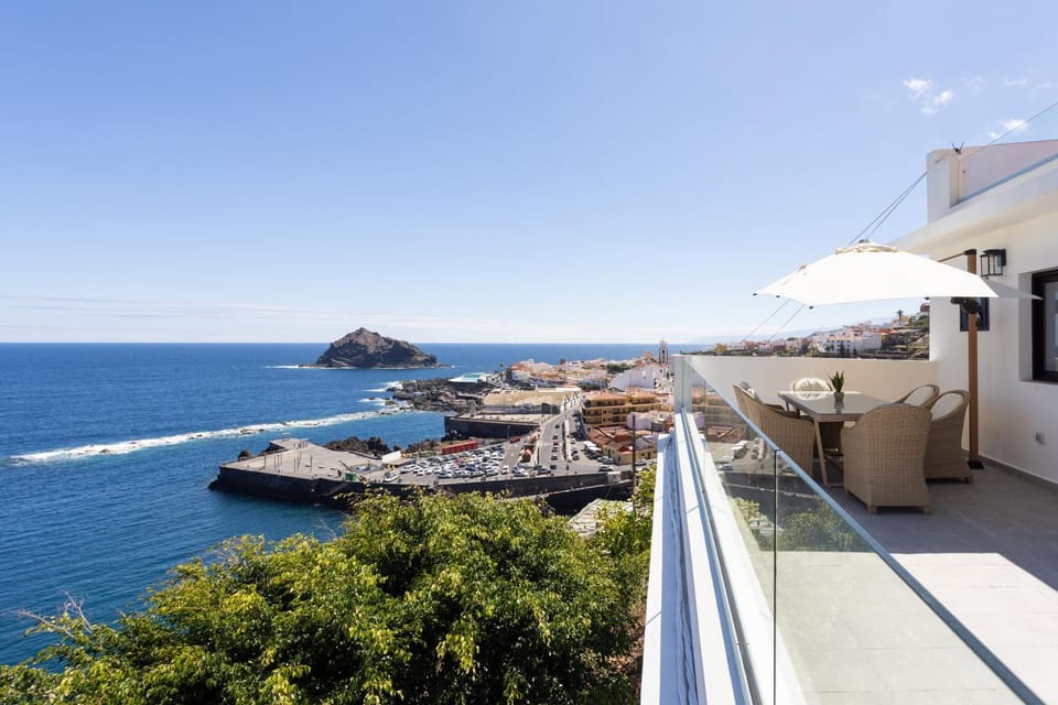 View (from property/room), Balcony/Terrace, Sea view