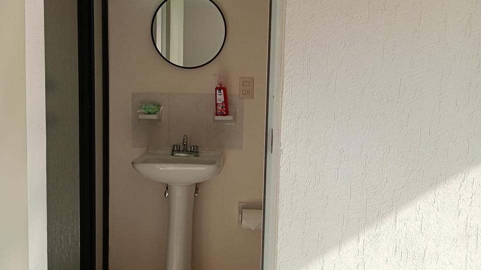 Property building, Bathroom, Bath