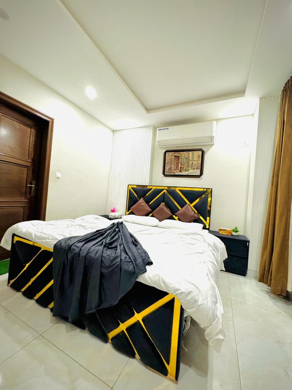 Bed, Bedroom
