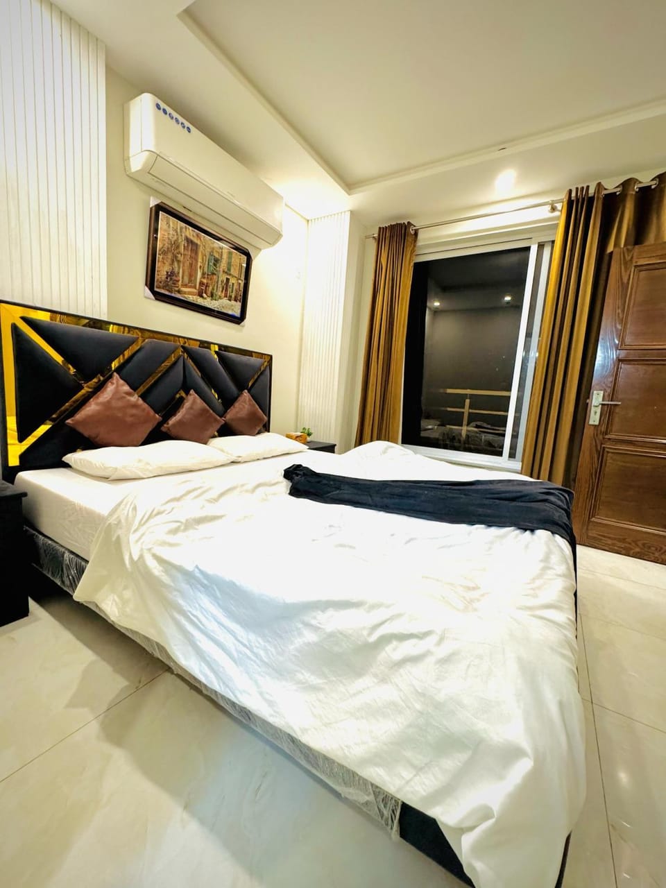 Bed, Bedroom