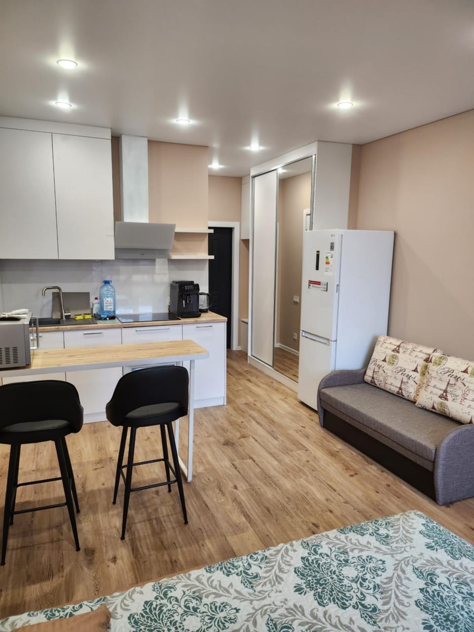 Kitchen or kitchenette, Living room, Dining area, oven, stove