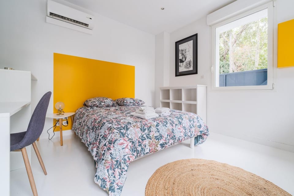Bed, Bedroom