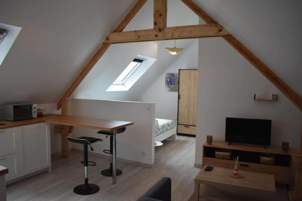 TV and multimedia, Dining area