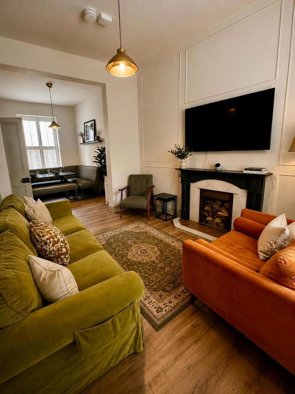 TV and multimedia, Living room, Seating area