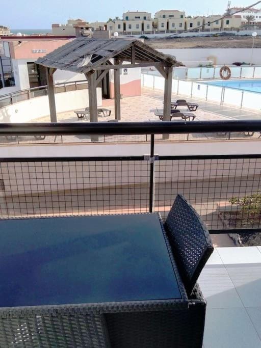 Incantevole appartamento con piscina e stupenda vista mare Apartment in Maxorata