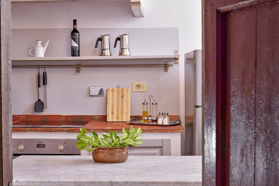 Coffee/tea facilities, Kitchen or kitchenette, Food and drinks