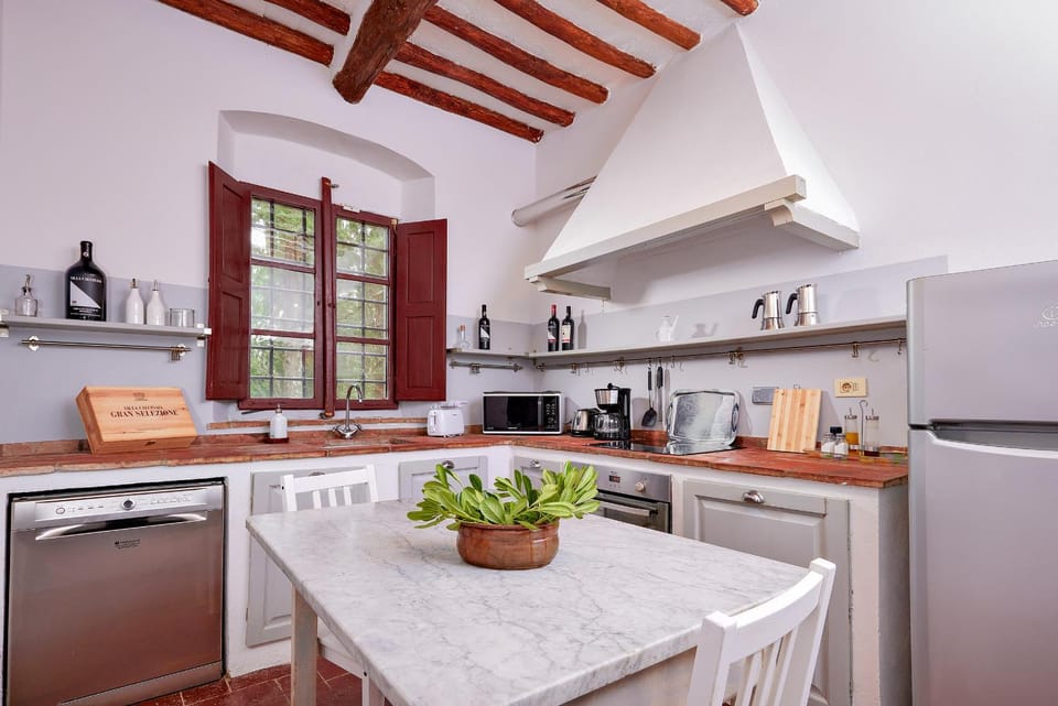 Coffee/tea facilities, Kitchen or kitchenette, dishwasher, pet friendly, stove, toaster