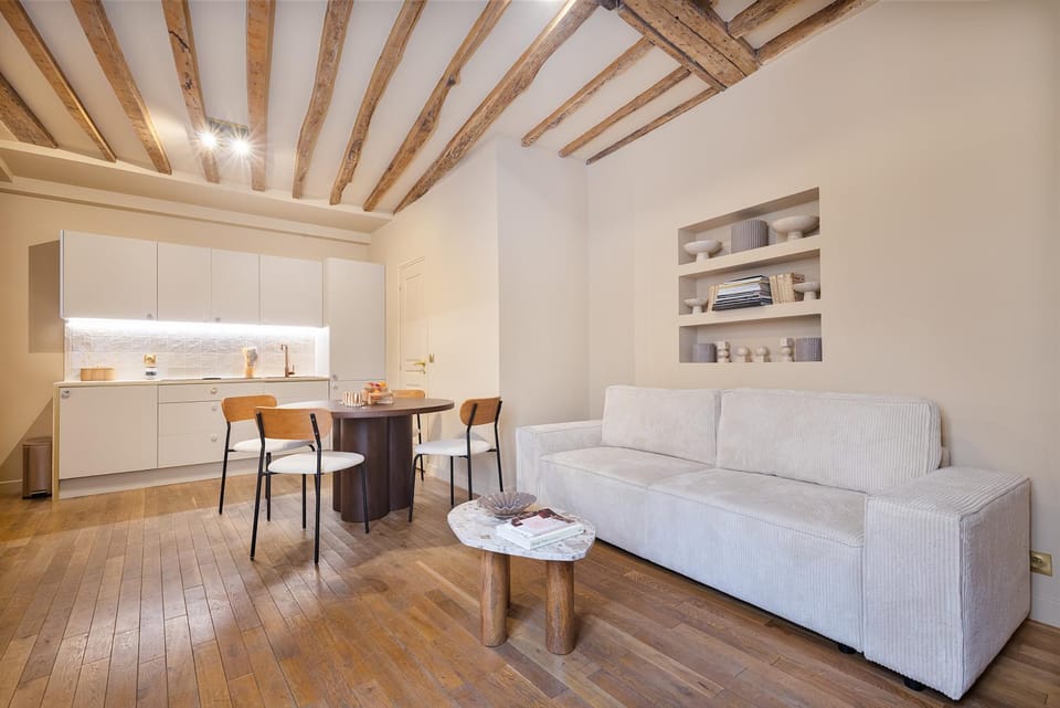 Living room, Dining area