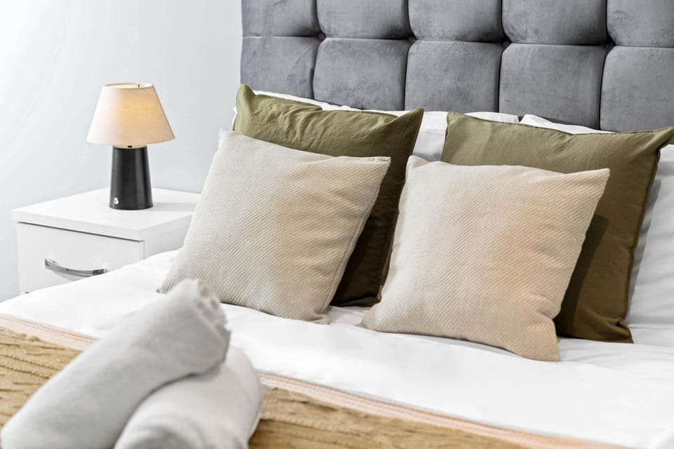 Bed, Bedroom