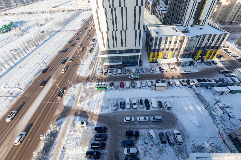 Day, People, Neighbourhood, Bird's eye view, City view, Street view, Location, group of guests, Parking