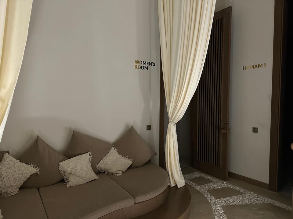 Massage, Spa and wellness centre/facilities