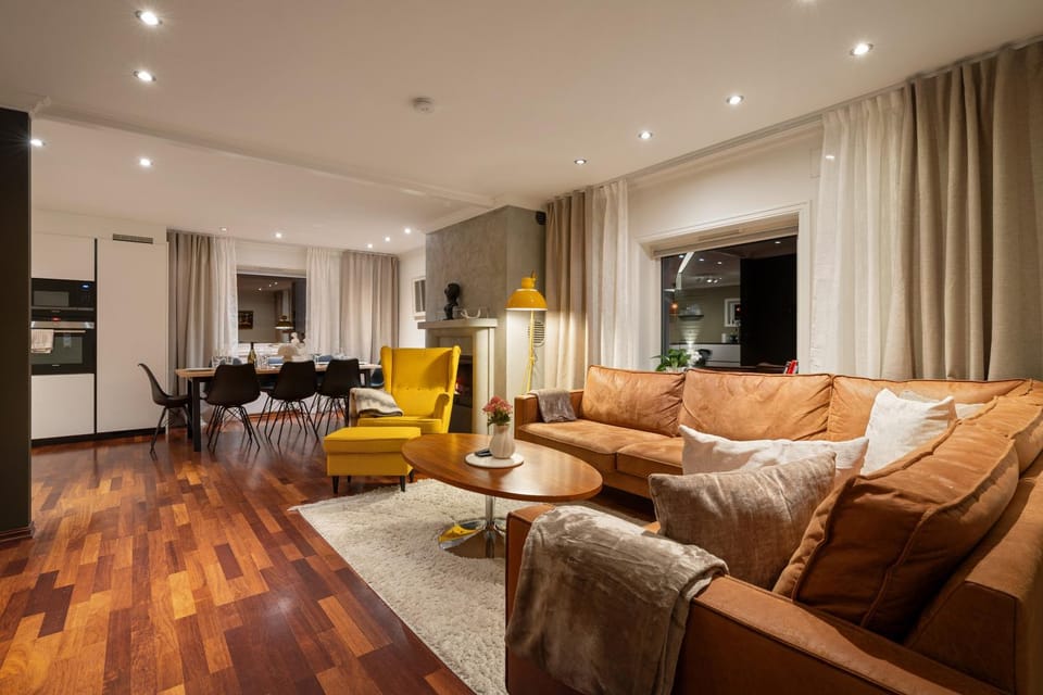 Living room, Seating area, Dining area