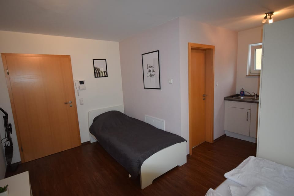 Bed, Living room
