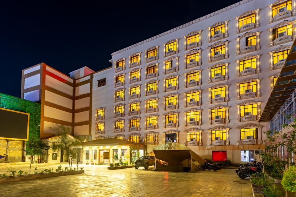 Facade/entrance