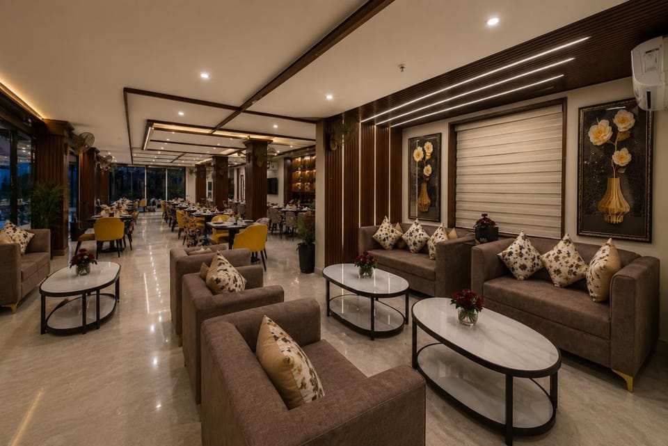Restaurant/places to eat, Living room