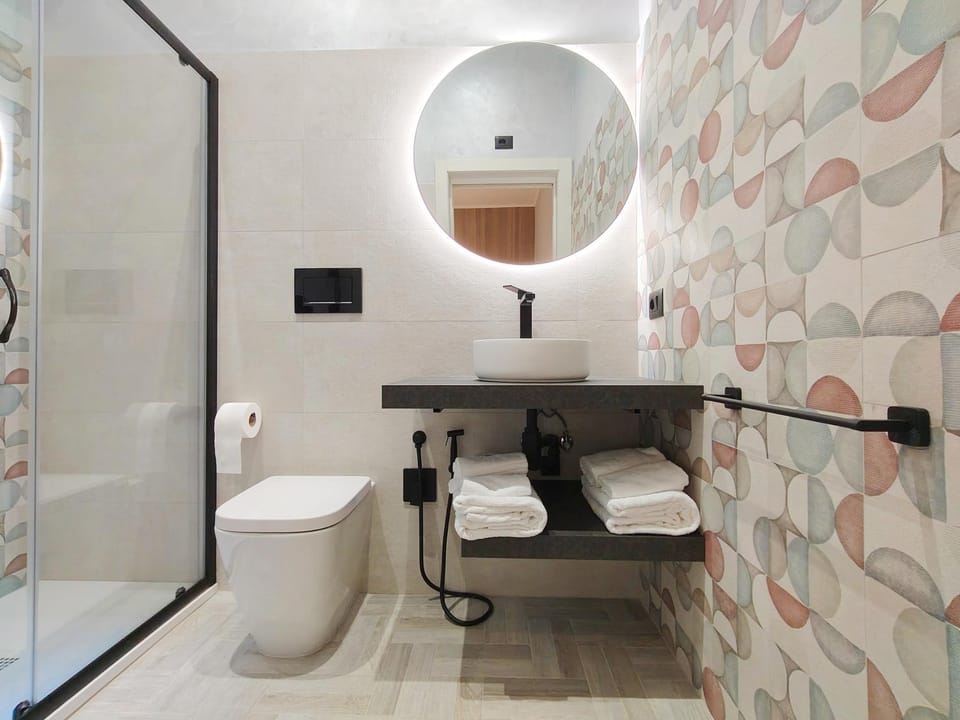 Shower, Toilet, Bathroom