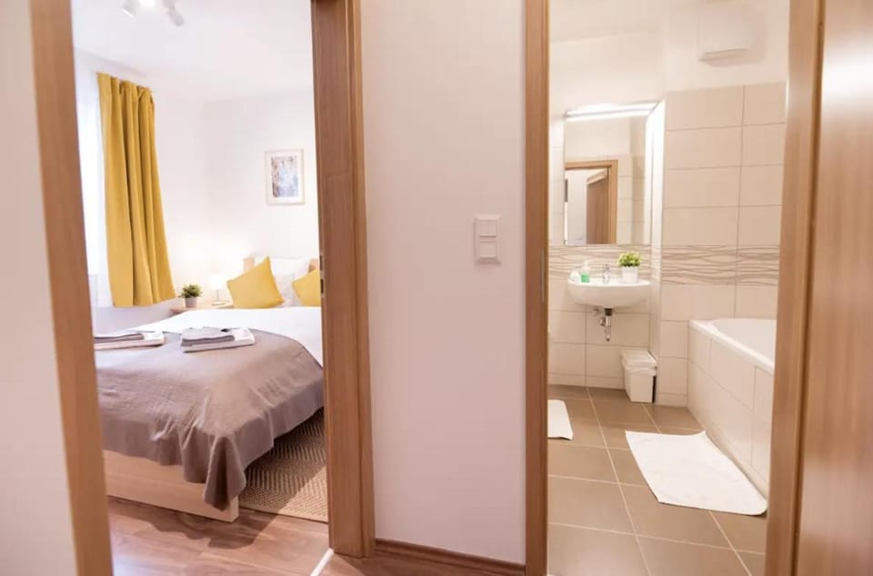 Toilet, Bathroom, Photo of the whole room, Bath