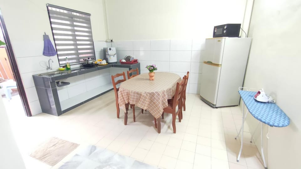 77 homestay 5Min to Leaning Tower House in Perak Tengah District