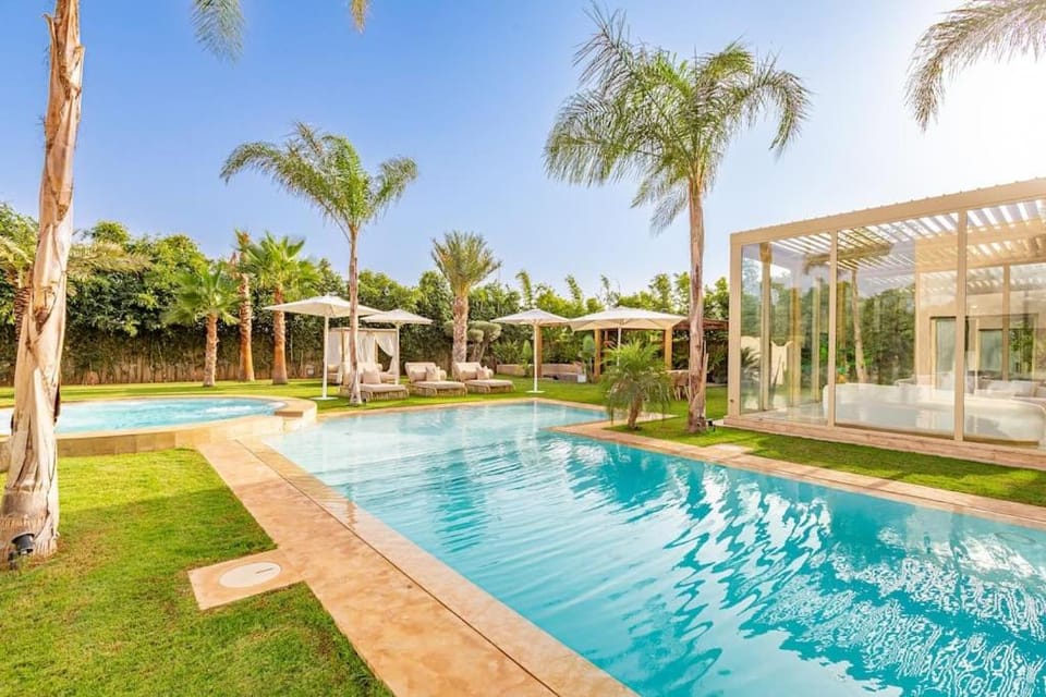 Villa Bahamas , Luxe et élégance & piscine Chauffée, jacuzzi Villa in Marrakesh-Safi