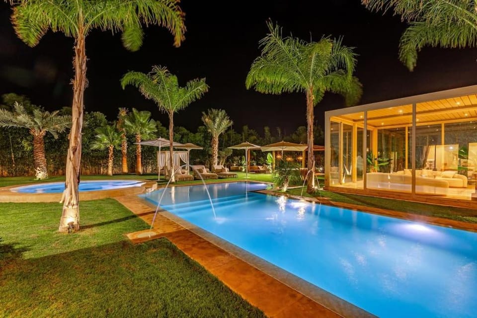 Villa Bahamas , Luxe et élégance & piscine Chauffée, jacuzzi Villa in Marrakesh-Safi