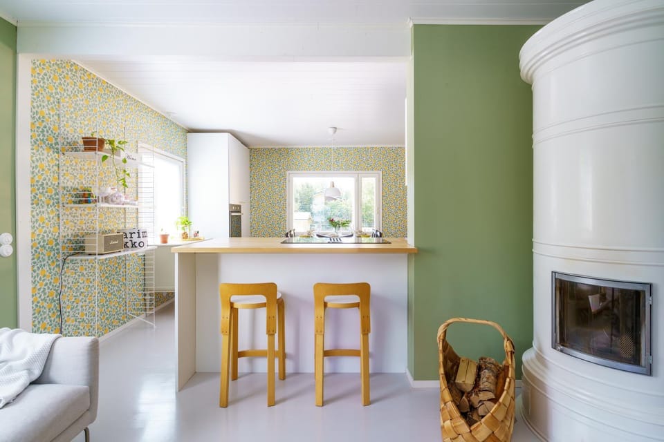 Kitchen or kitchenette, Living room, Seating area, Dining area, fireplace, internet