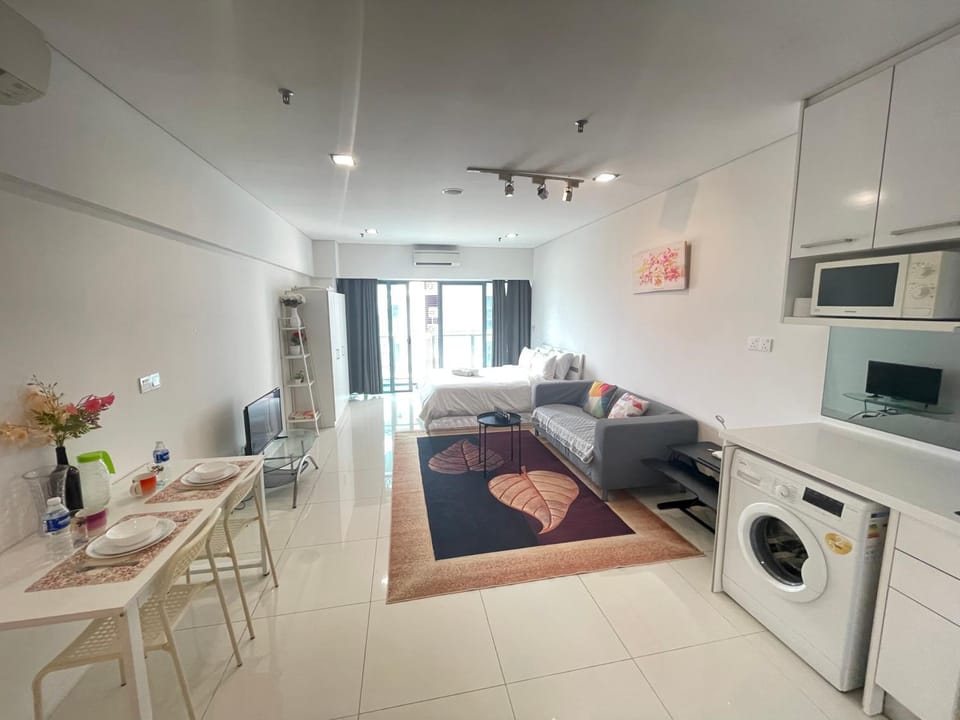 Kitchen or kitchenette, Photo of the whole room, Seating area, washing machine