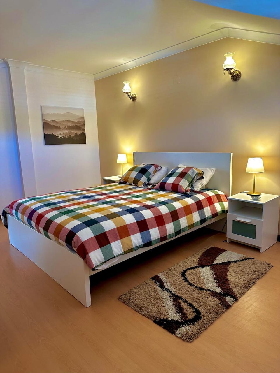 Bed, Photo of the whole room, Bedroom