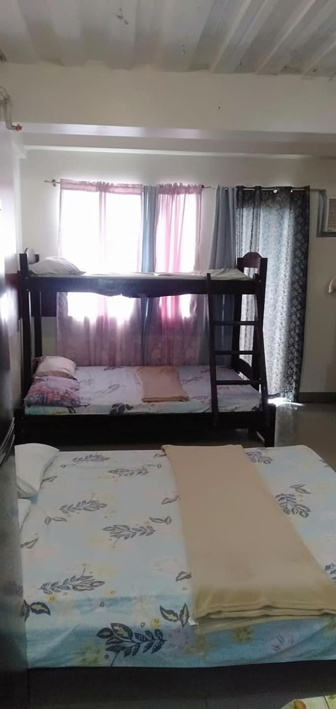 Kassel DORZ Hostel Bldg 16 Condostaycation Bed and Breakfast in Paranaque