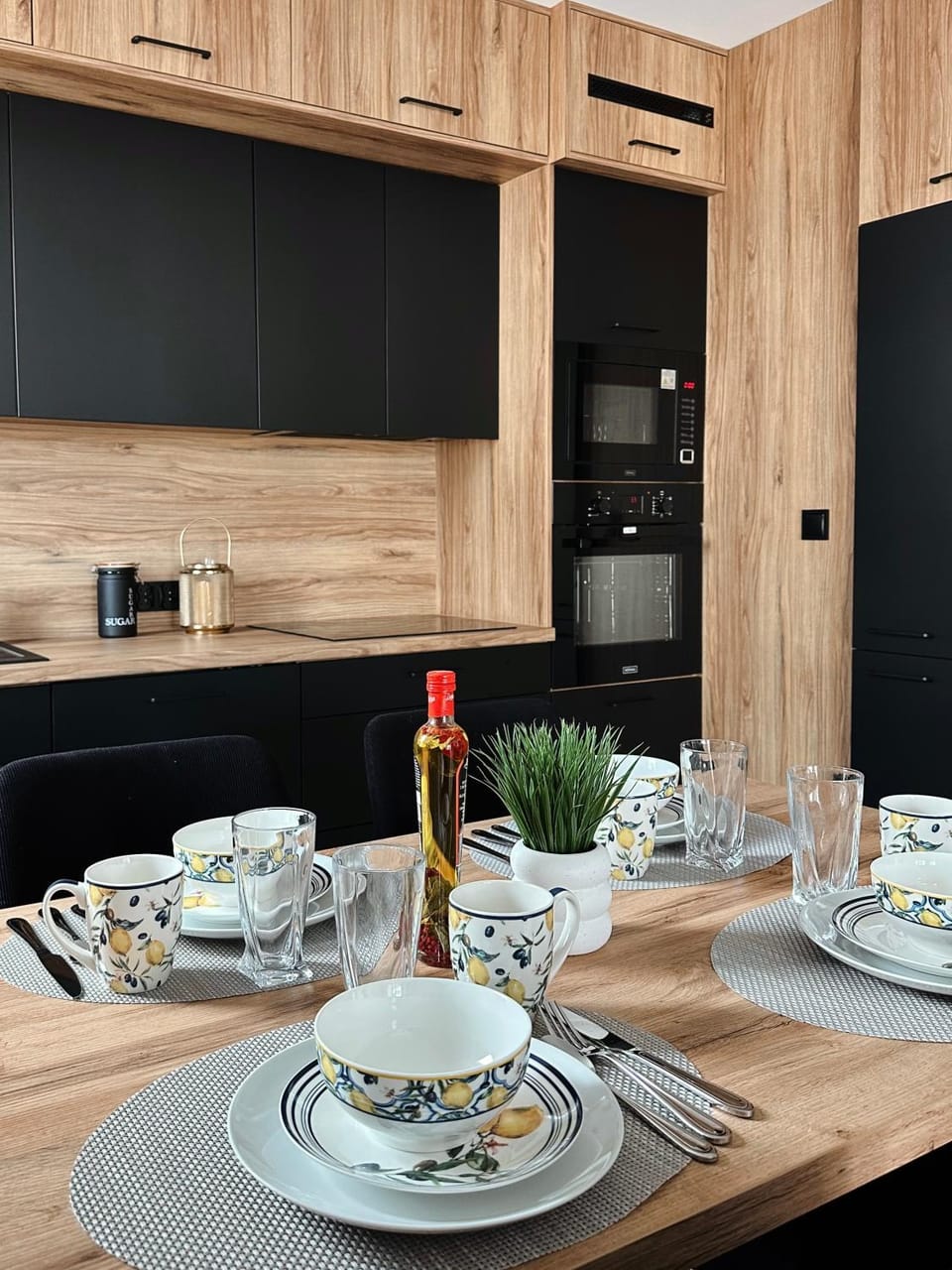 Kitchen or kitchenette, Food and drinks, Dining area, Food, pet friendly, stove