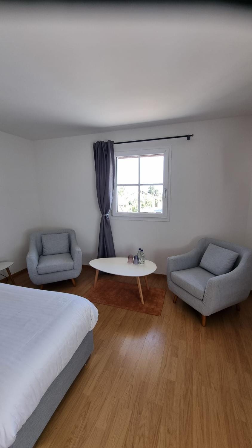 Photo of the whole room, Seating area, Bedroom
