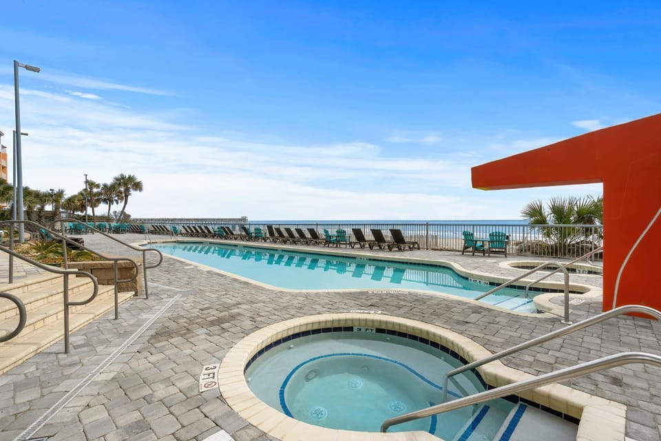 Oceans One Resort Unit 404 - Oceanfront House in Myrtle Beach
