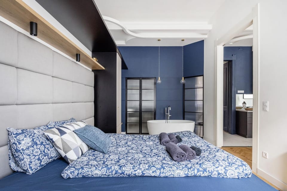 Bed, Bedroom, Bath