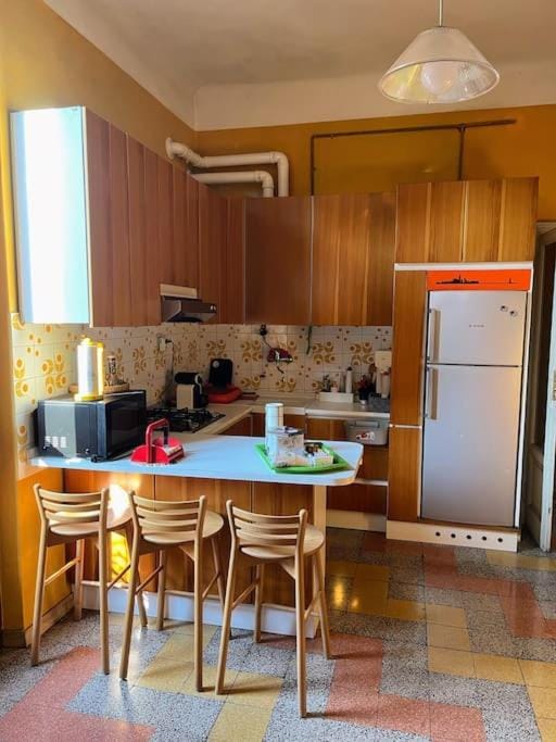 Kitchen or kitchenette, Dining area, stove