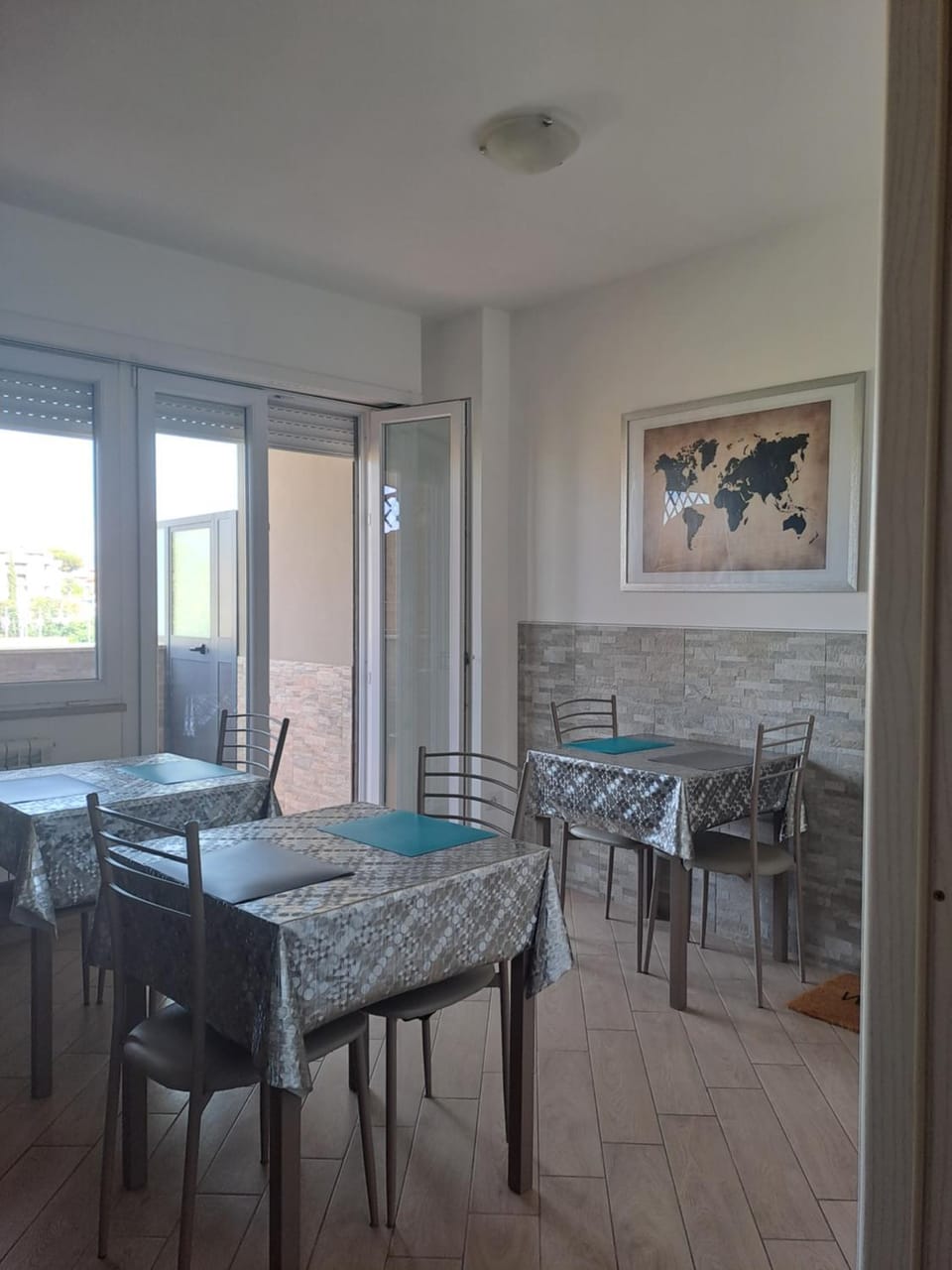 Dining area, Communal kitchen