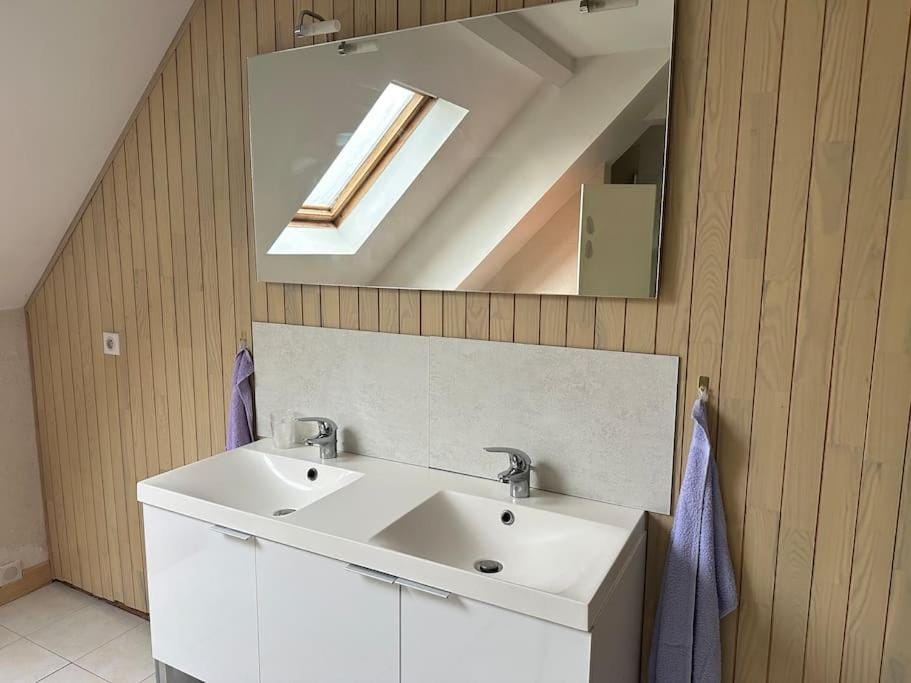 Cholet, en Centre-Ville et Spacieux, Proche du Parc du Puy DuFou Apartment in Pays de la Loire