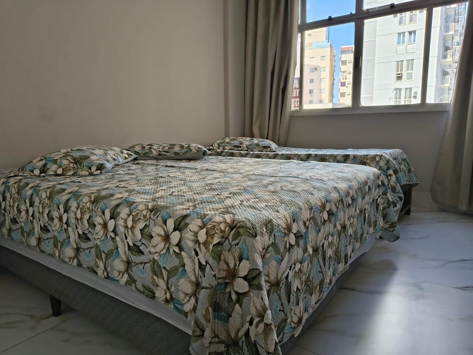 Castanheiras,perto de tudo,Internet,cadeiras,cooler e guarda sol Apartment in Guarapari
