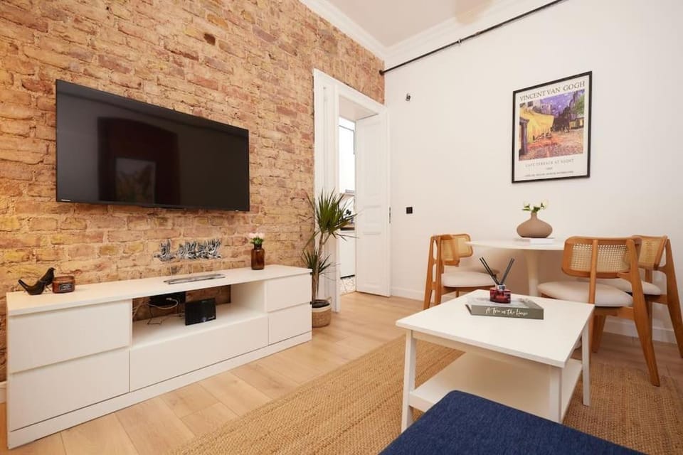 TV and multimedia, Living room, Dining area