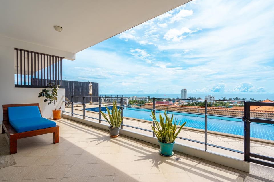 View (from property/room), Balcony/Terrace, Sea view, sunbed