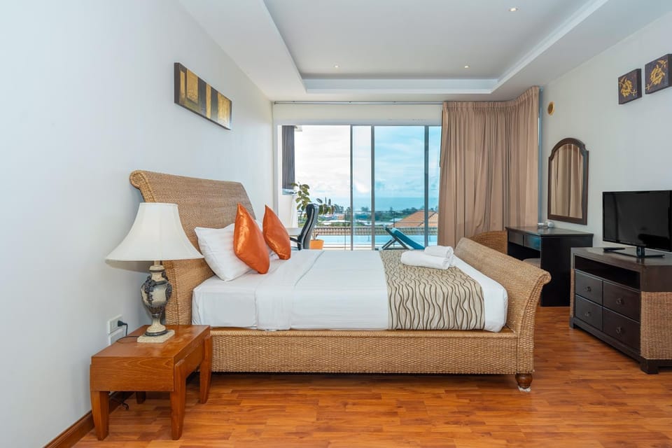 Bed, Living room, Bedroom