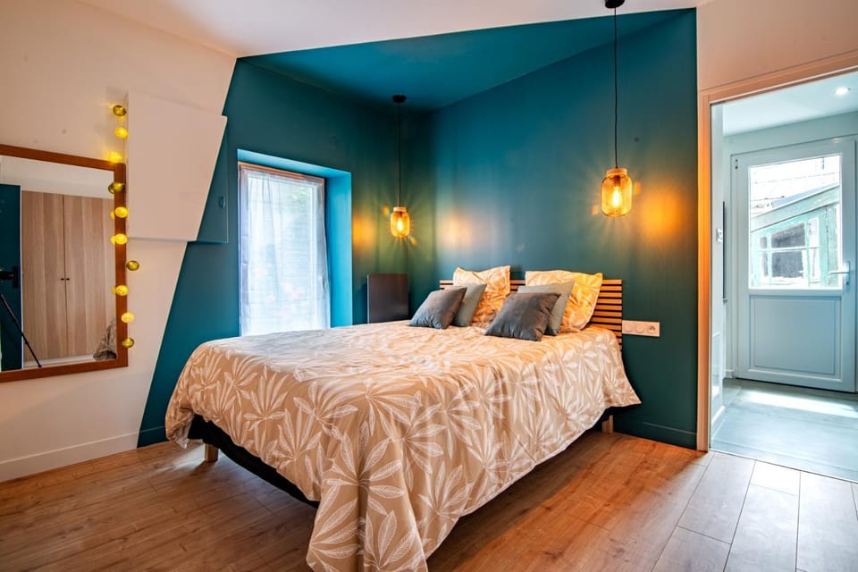 Bed, Bedroom