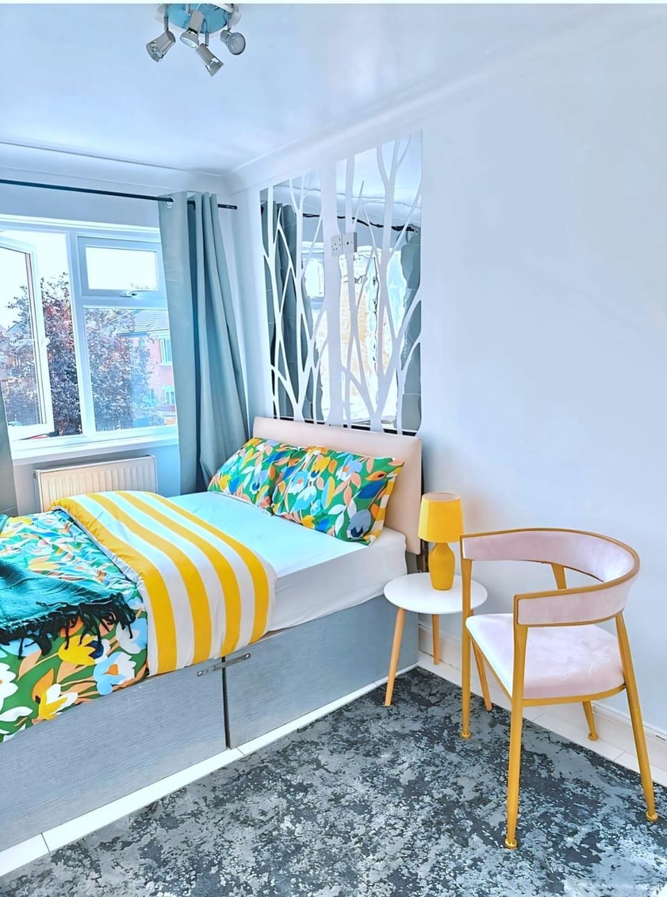 Bed, Photo of the whole room, Bedroom